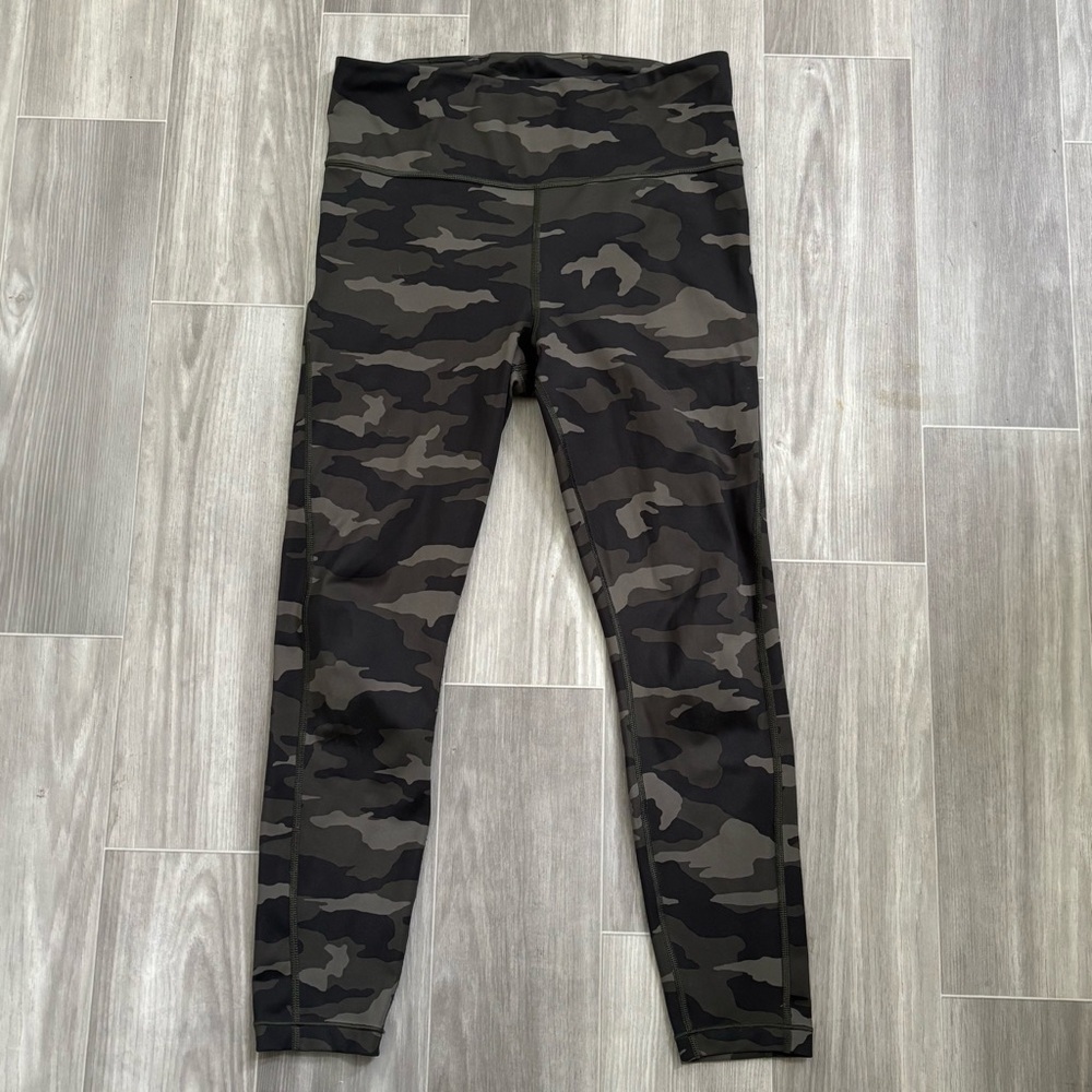 • [Athleta] Camo Legging •